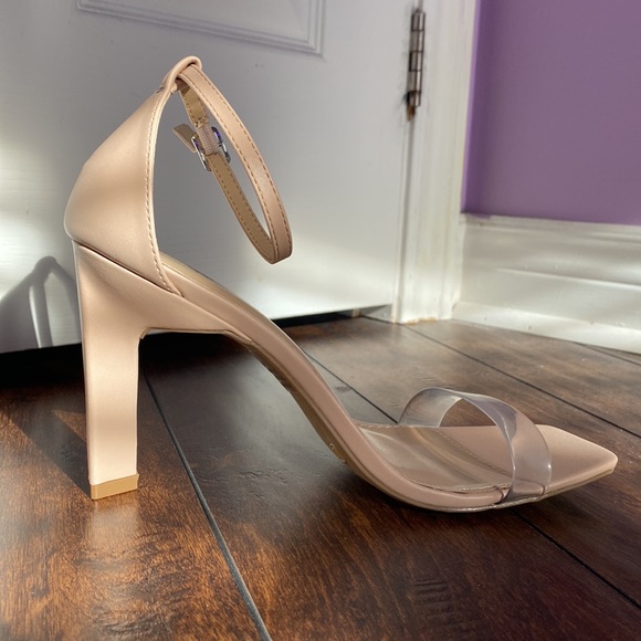 Clear band high heels - Picture 2 of 2